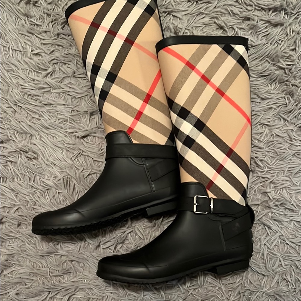 Burberry Black and Cream Winter Rain Boots